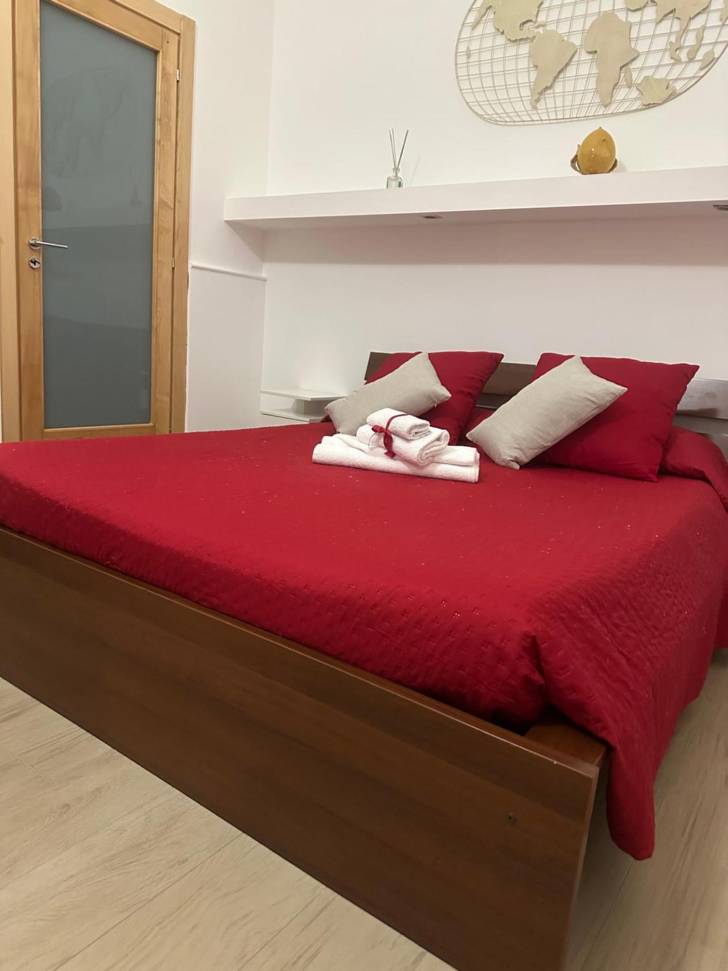Conte Cavour Apartment Brindisi Bagian luar foto